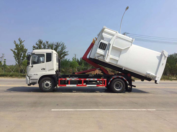 東風(fēng)天錦鉤臂車(chē)SCS5180ZXXDFH6車(chē)廂可卸式垃圾車(chē)