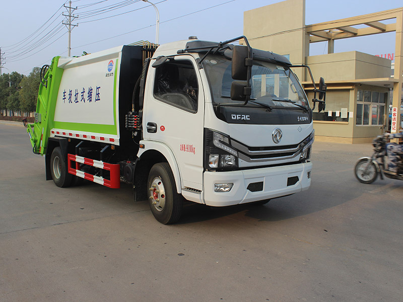 東風(fēng)多利卡天然氣6方壓縮垃圾車(chē)